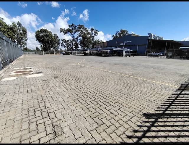 1,969M² INDUSTRIAL YARD TO LET IN DRIEHOEK
